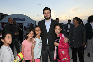 BAŞKAN ÖZTEKİN AFET BÖLGESİNDE VATANDAŞLARLA BULUŞTU